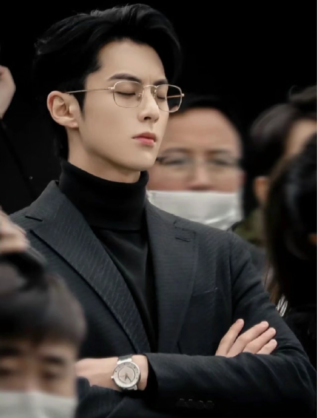 我一直觉得王鹤棣演时宴那会儿特别特别的帅，就是那会儿没有苍兰诀播出那会儿那么瘦了，皮肤也白回来了，完