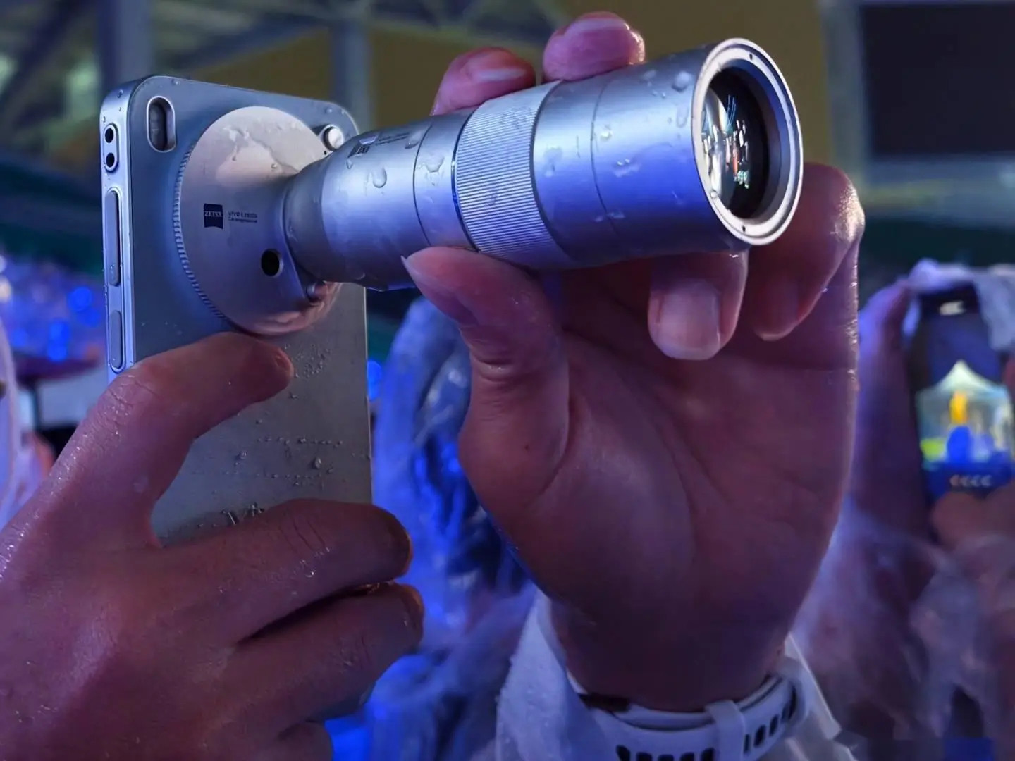 手机影像进入光学模块化新阶段，外挂增距镜不再是配件，而是旗舰影像的系统级延伸。对