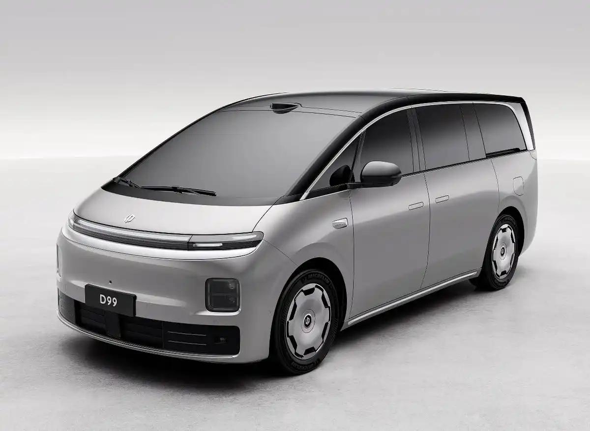 零跑全新MPV曝光，不止有增程和纯电，第三排座椅玩法很多！零跑汽车一款全新的中