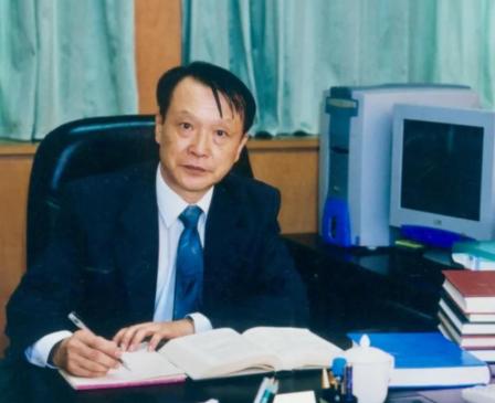 国家最高科学技术奖得主向世界宣告，中国雷达技术可以发现8000公里外目标。刚