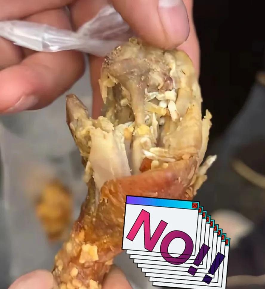 近日，正新鸡排上热搜了！视频里，蛆虫扭动的画面直接冲上热搜，全网炸锅，据店员回应