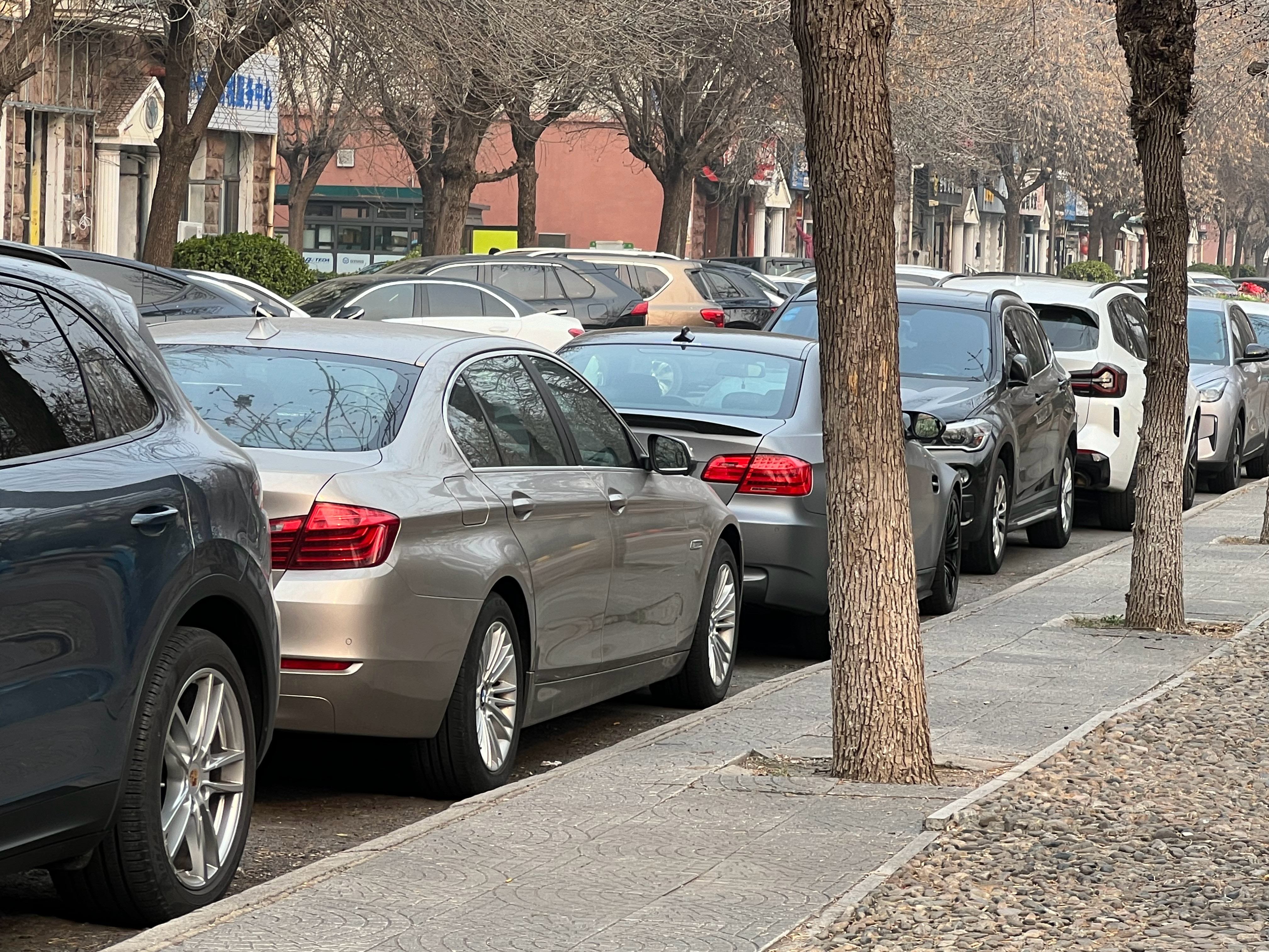 宝马还是卖得好，四台车全是宝马天津·翠亨村