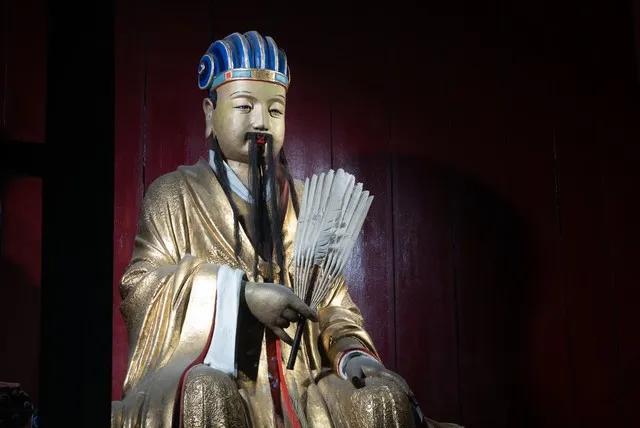 三国谋士那可真是智慧的代表。像诸葛亮，从《隆中对》开始就展现出非凡谋略，帮刘备一