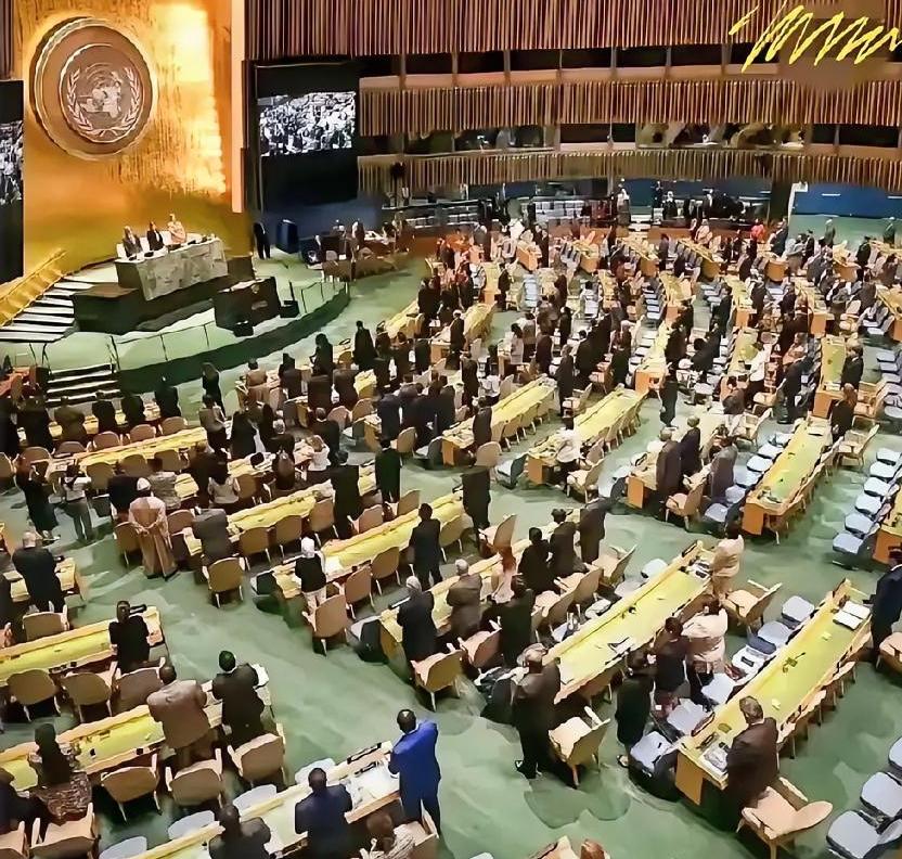 联合国财政危机及各方态度梳理1. 危机核心情况:联合国秘书长古特雷斯于20