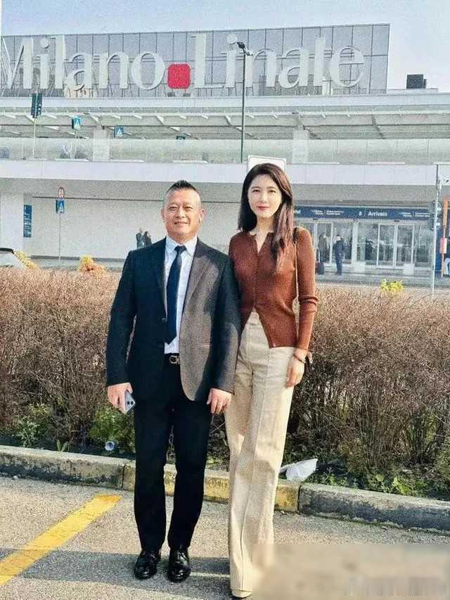 许多人都在盛赞曾黎美丽，之前我对此持怀疑态度。直到看到这张照片