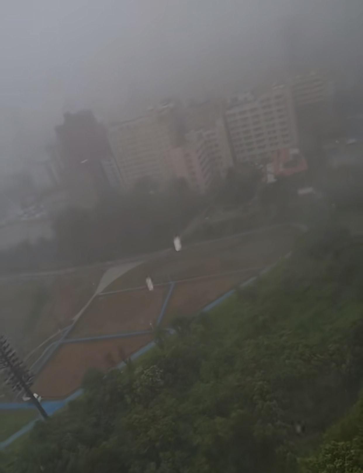 深圳这次的暴雨，把学校和家长都搞尴尬了！6月16日中午11时暴雨红色预警生效