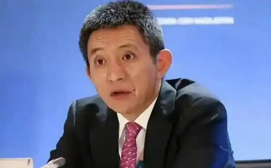 贝森特：“他的脾气很大！”[doge]#李成钢任中国国际贸易谈判代表#​​​