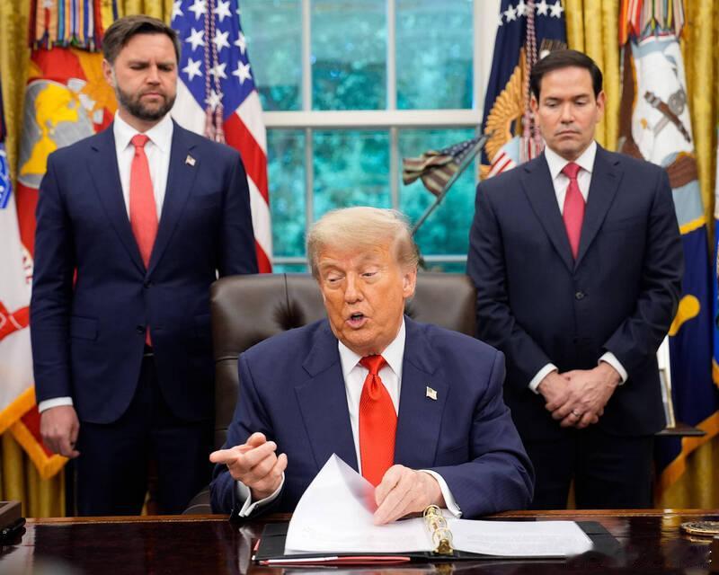 【特朗普接班人之争！《卫报》讽：万斯是比特犬，鲁比奥是贵宾犬】海外新鲜事英国《