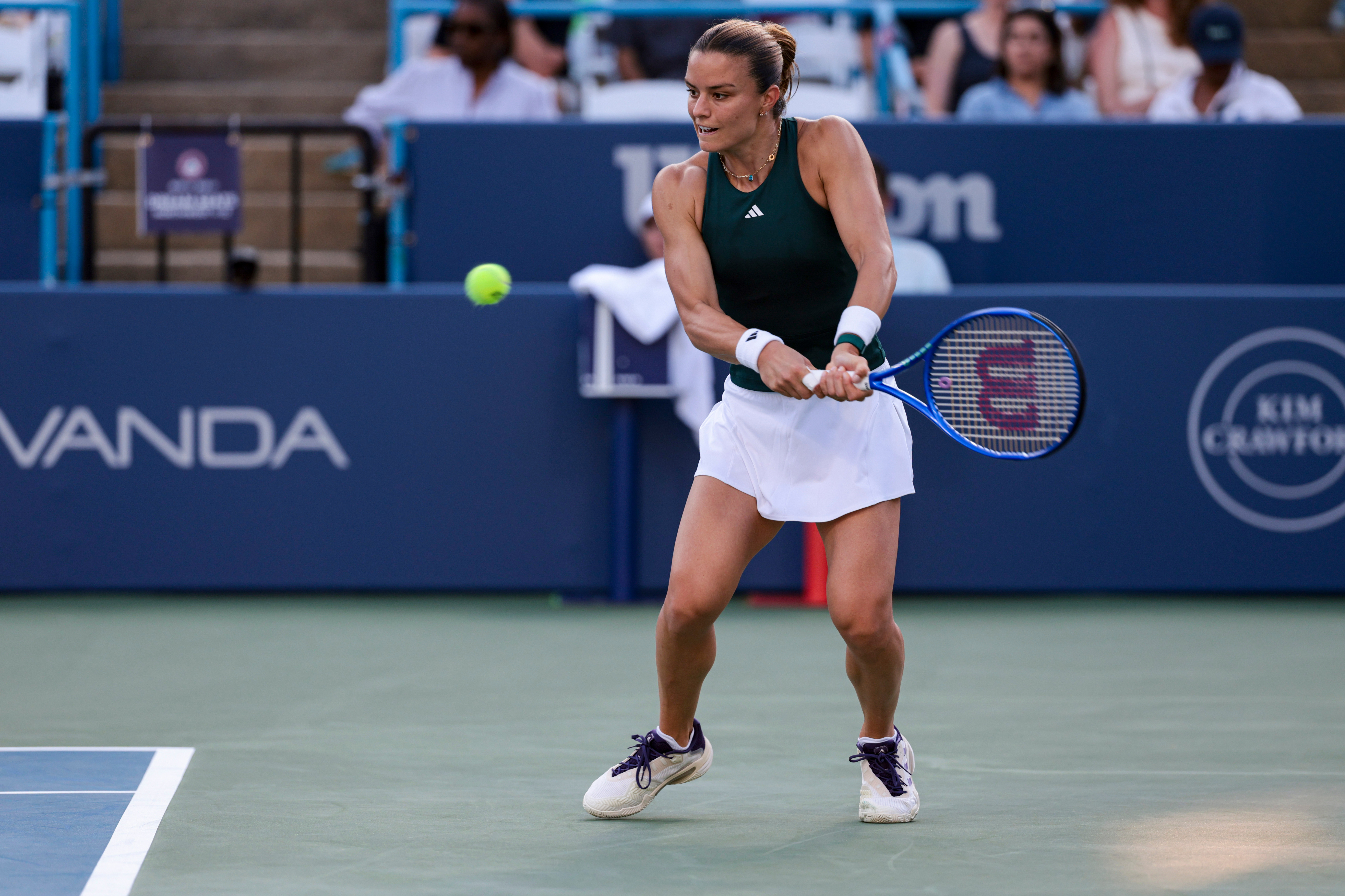 萨卡里淘汰纳瓦罗！WTA500华盛顿站第二轮，萨卡里经过两盘激战以7-57-6