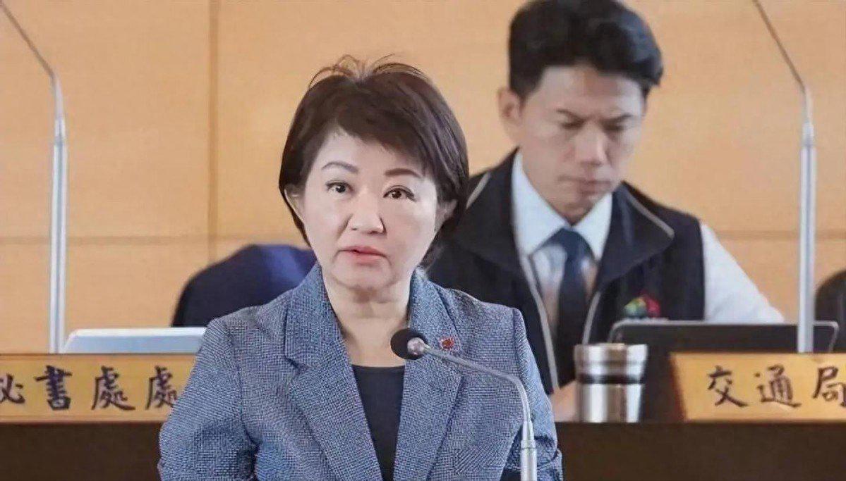 国民党这盘棋，越来越有意思了！外面都在传卢秀燕是2028年的王牌，但牌桌上真正稳