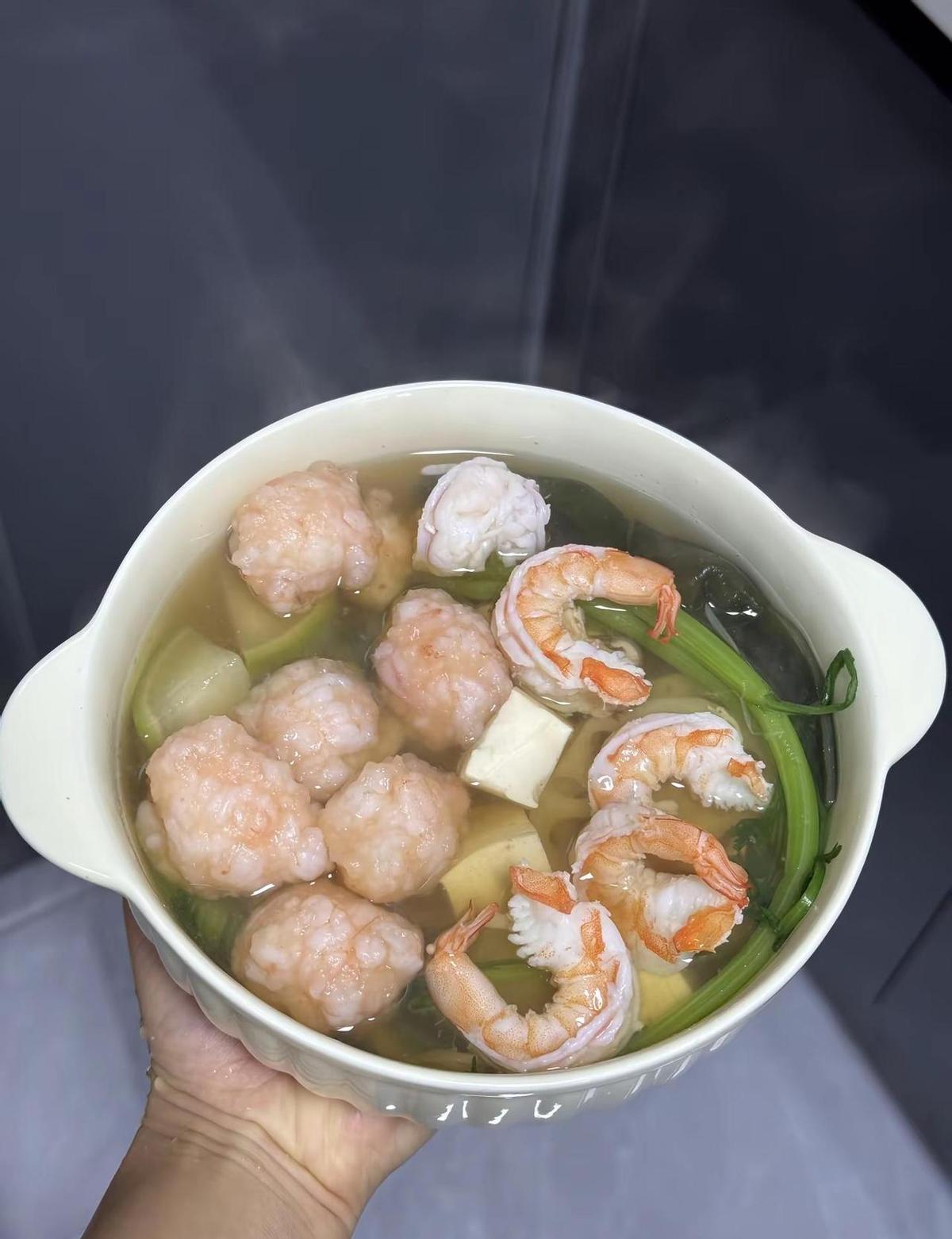 冬天减脂，别再只会水煮菜了。红薯不是洪水猛兽，是藏在灰烬里的能量炸弹。空气炸