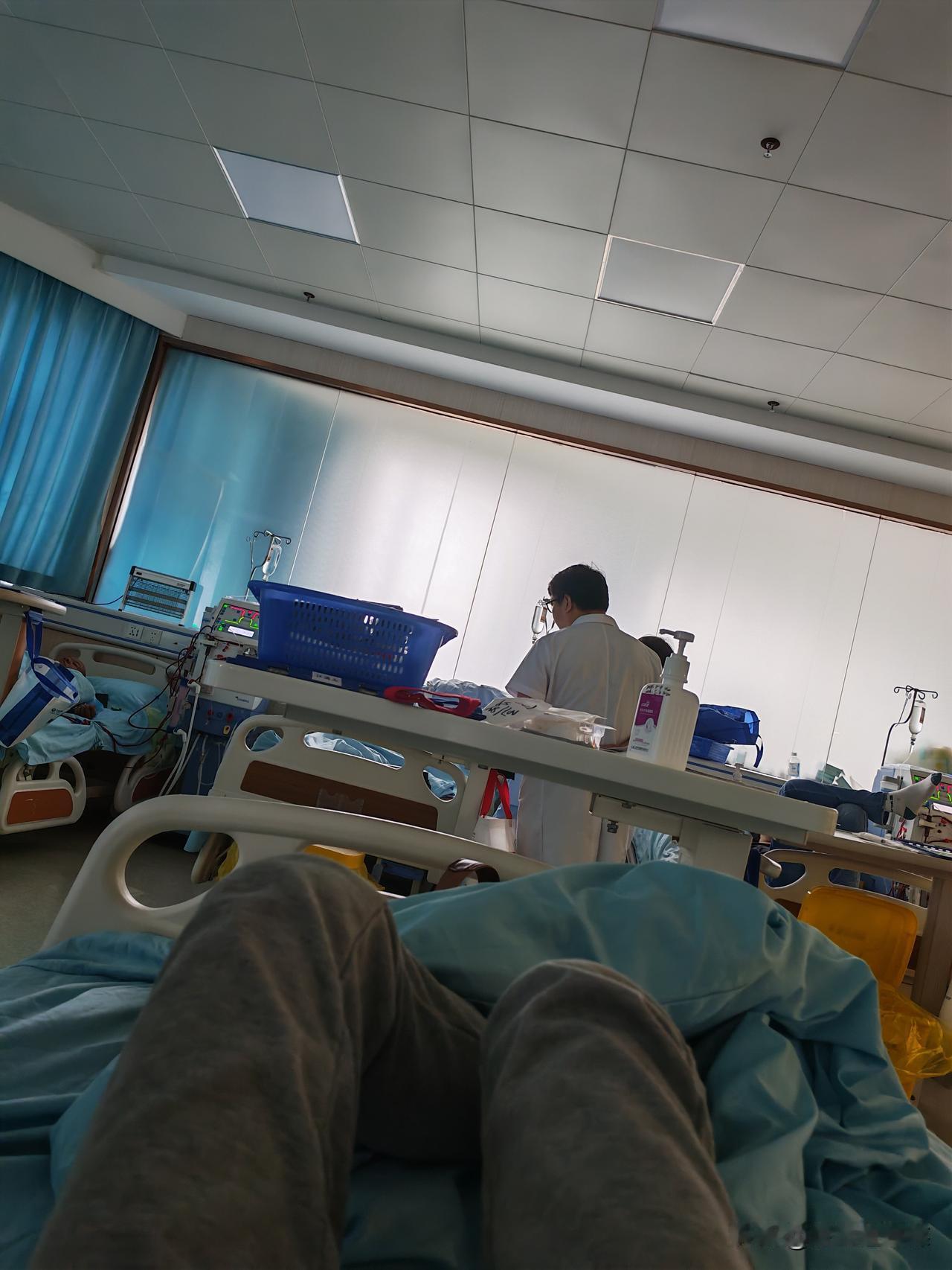 新的一周透析又开始了，今天脱水1500，血压比较稳定，下机时110多，对于我来说