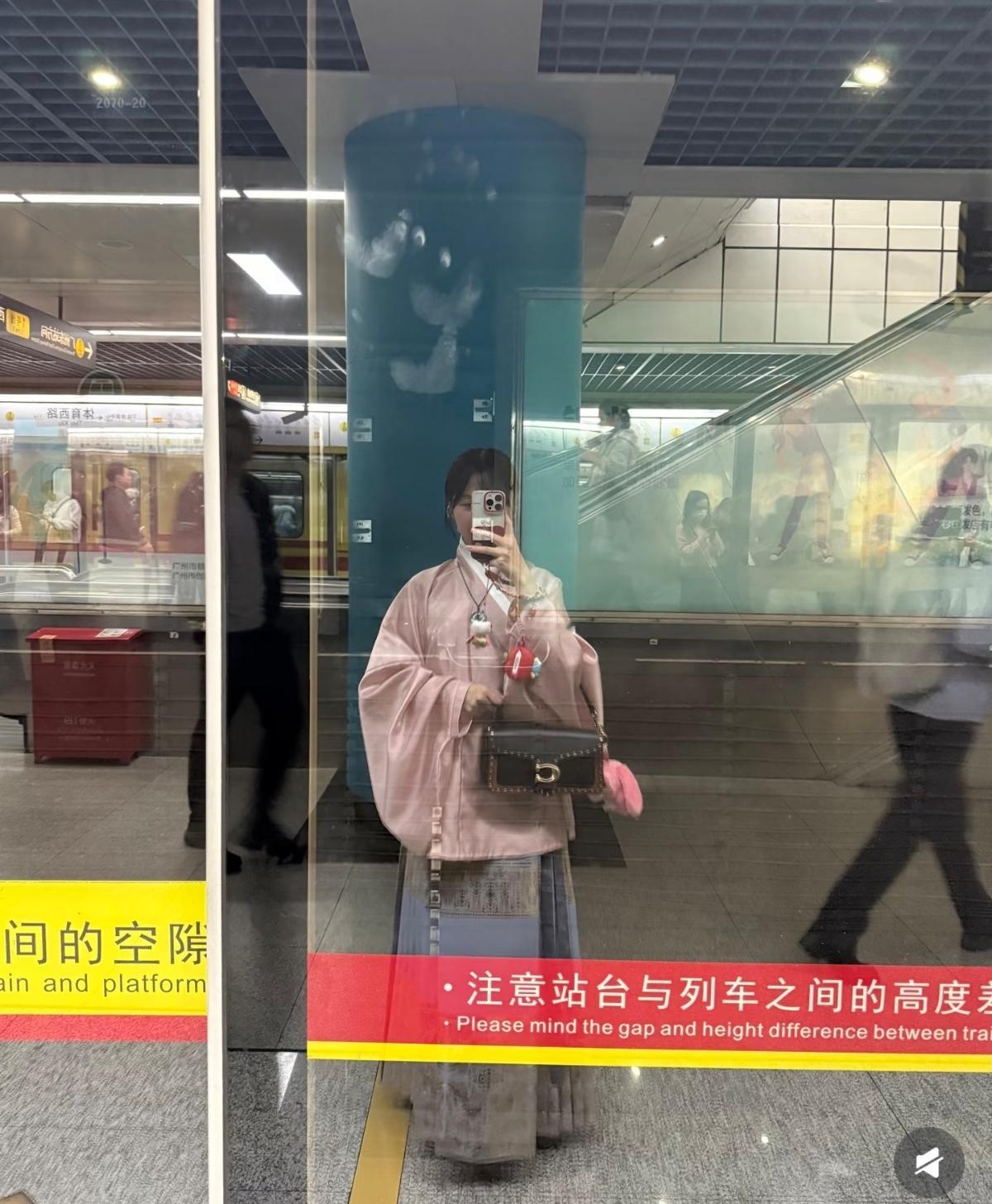 小姐姐:“穿汉服回村被当成韩服和服”几千年衣冠上国，礼仪之邦，却不认识了自己的衣