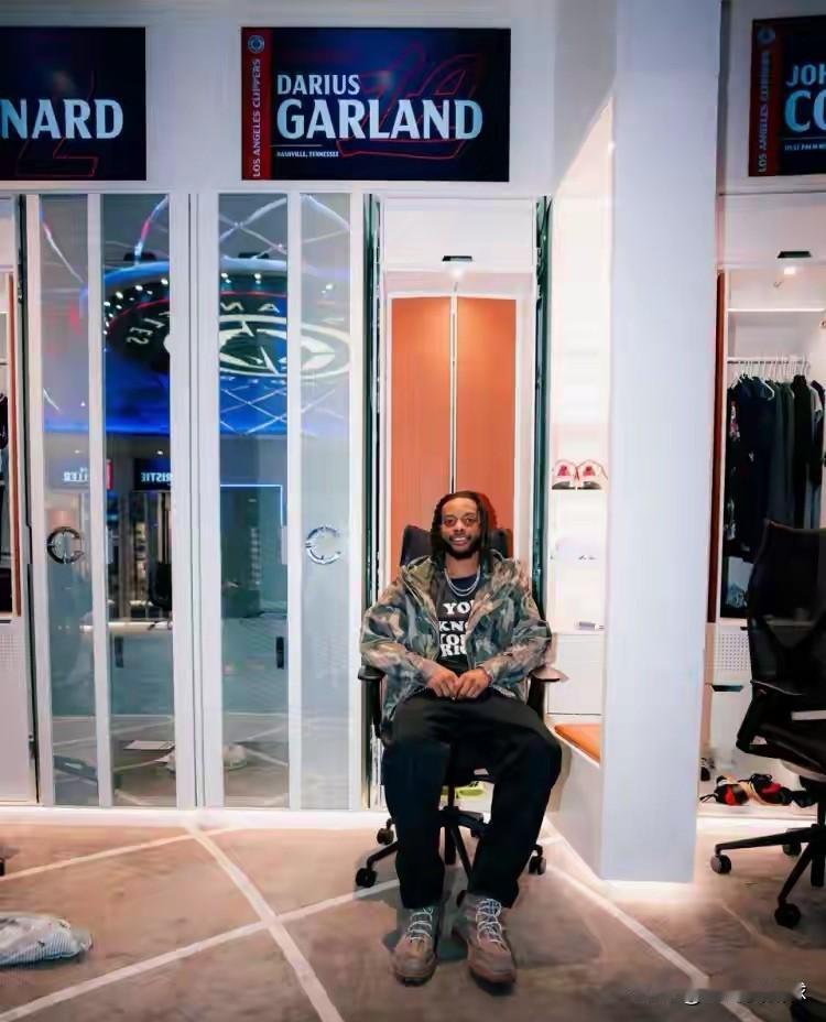 快船新援加兰真是太有自知之明了！最近加兰在接受媒体采访时，聊到了自己被骑士交易到