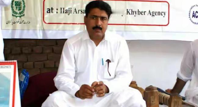 抓拉登的时候，有个巴基斯坦乡村医生阿夫里迪，被美国CAI发展成间谍，当时许诺他的