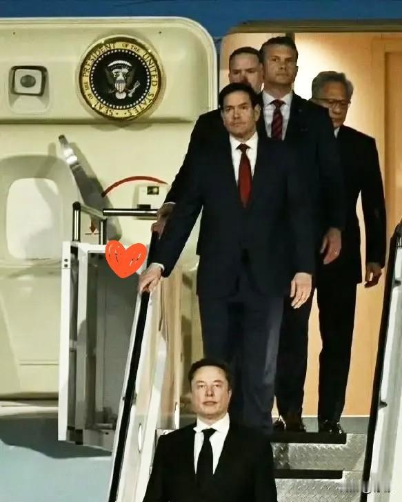 现在是真的不把那些美国科技巨头当回事了。以前他们来中国访问，说实话，心里多少