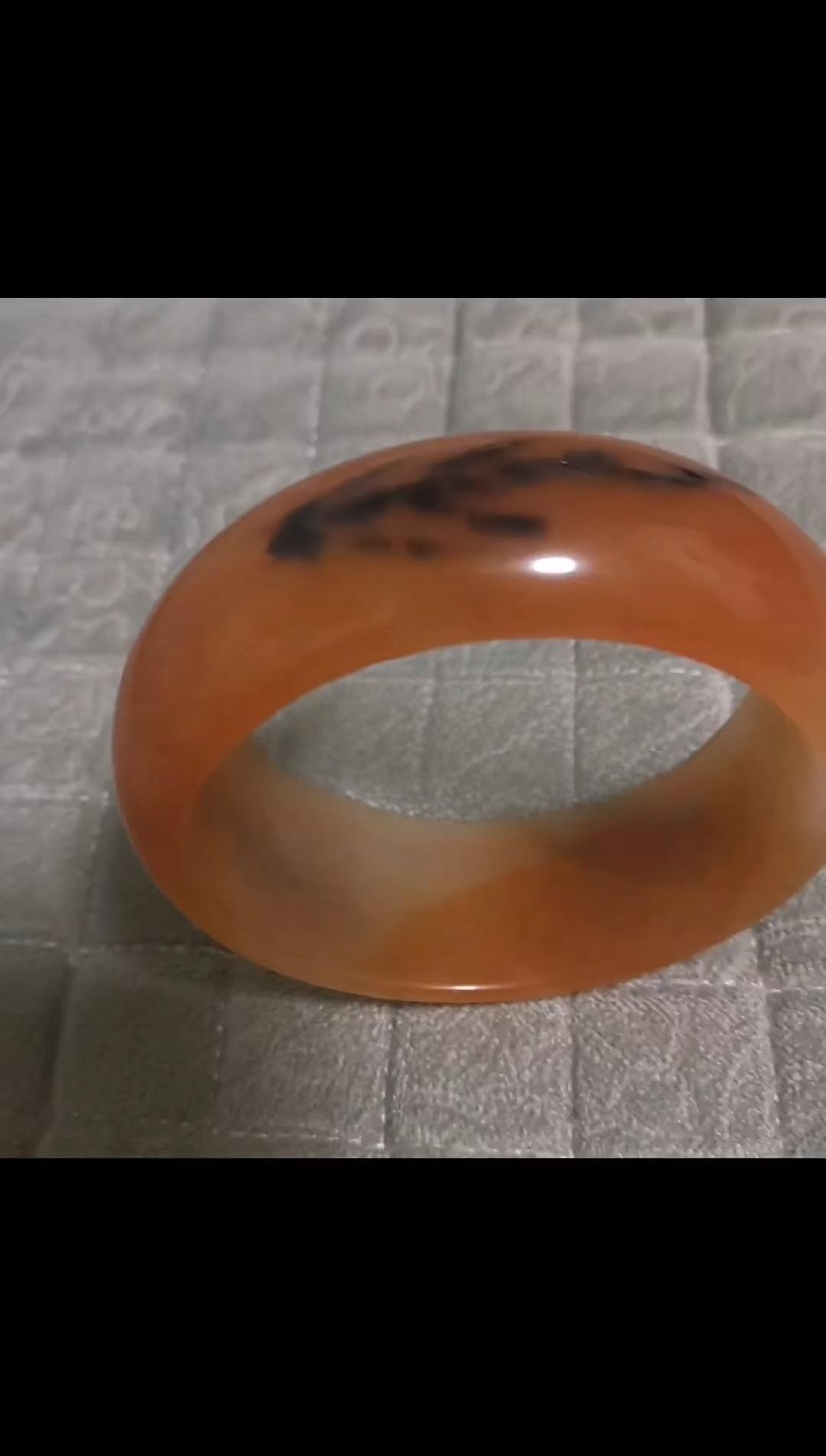 我收藏的石头（4）：包裹着水草的黄龙玉手镯。包裹着水草化石的黄龙玉手