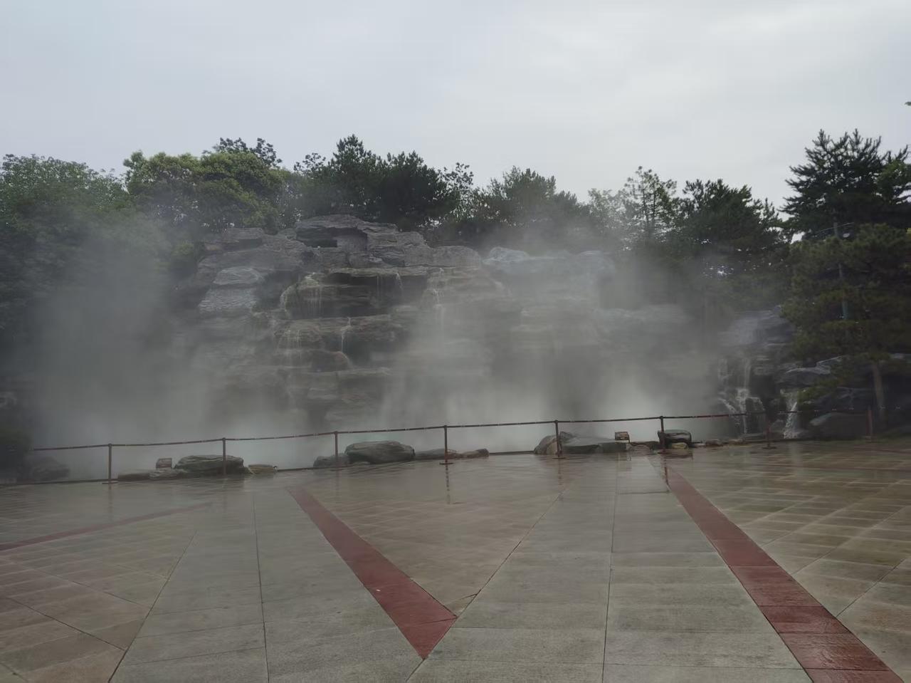 记者:你为什么要罢赛？C罗:因为我想要冠军。记者