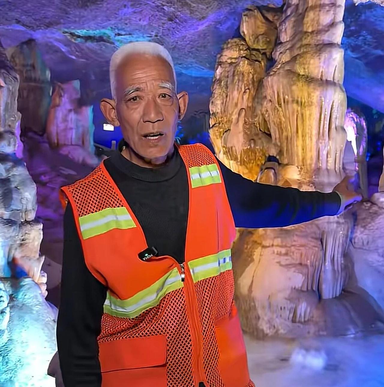 11月10日，河南洛阳鸡冠洞景区72岁保洁赵大爷的“反向宣传”视频