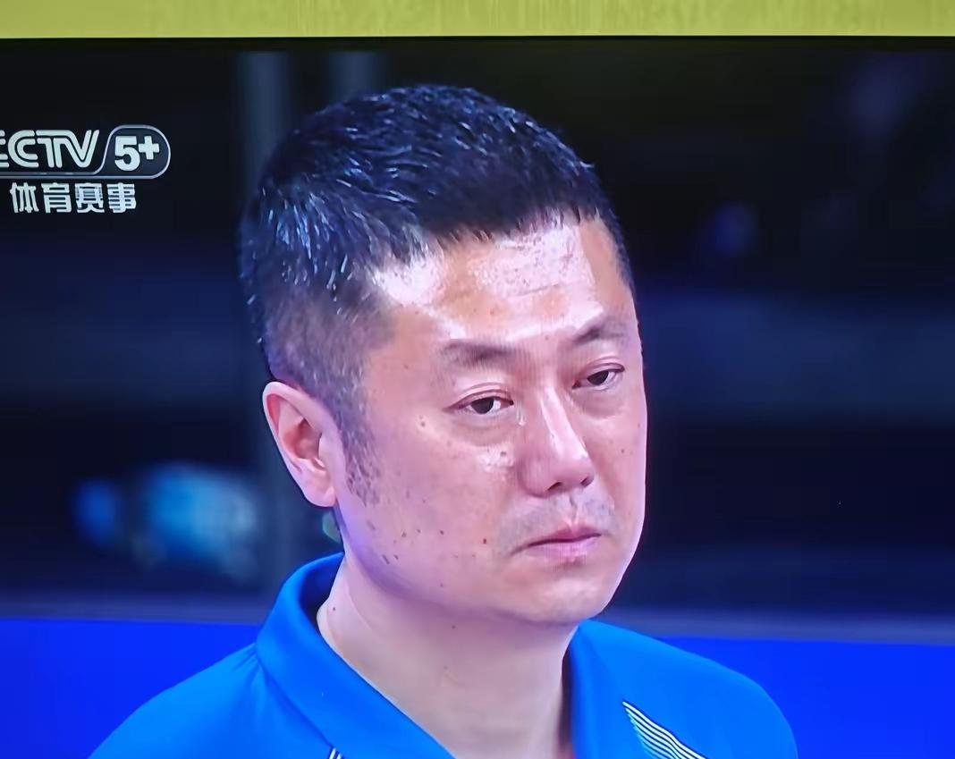 中国女排今年世联赛在主力攻手李盈莹，吴梦洁因伤缺阵，无法参赛的情况下，主教练赵勇