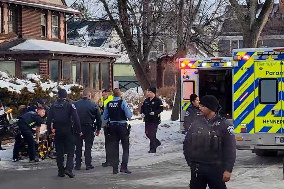 这一回，号称“天不怕地不怕”的特朗普，算是彻底踢到了钢板上。能让卸任的奥巴马