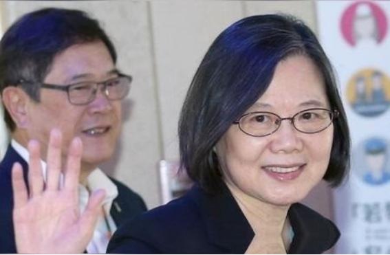 蔡英文曾经罕见发声：“我是台湾人并没有错，我是中国人，因为我是念中国书长大的，受