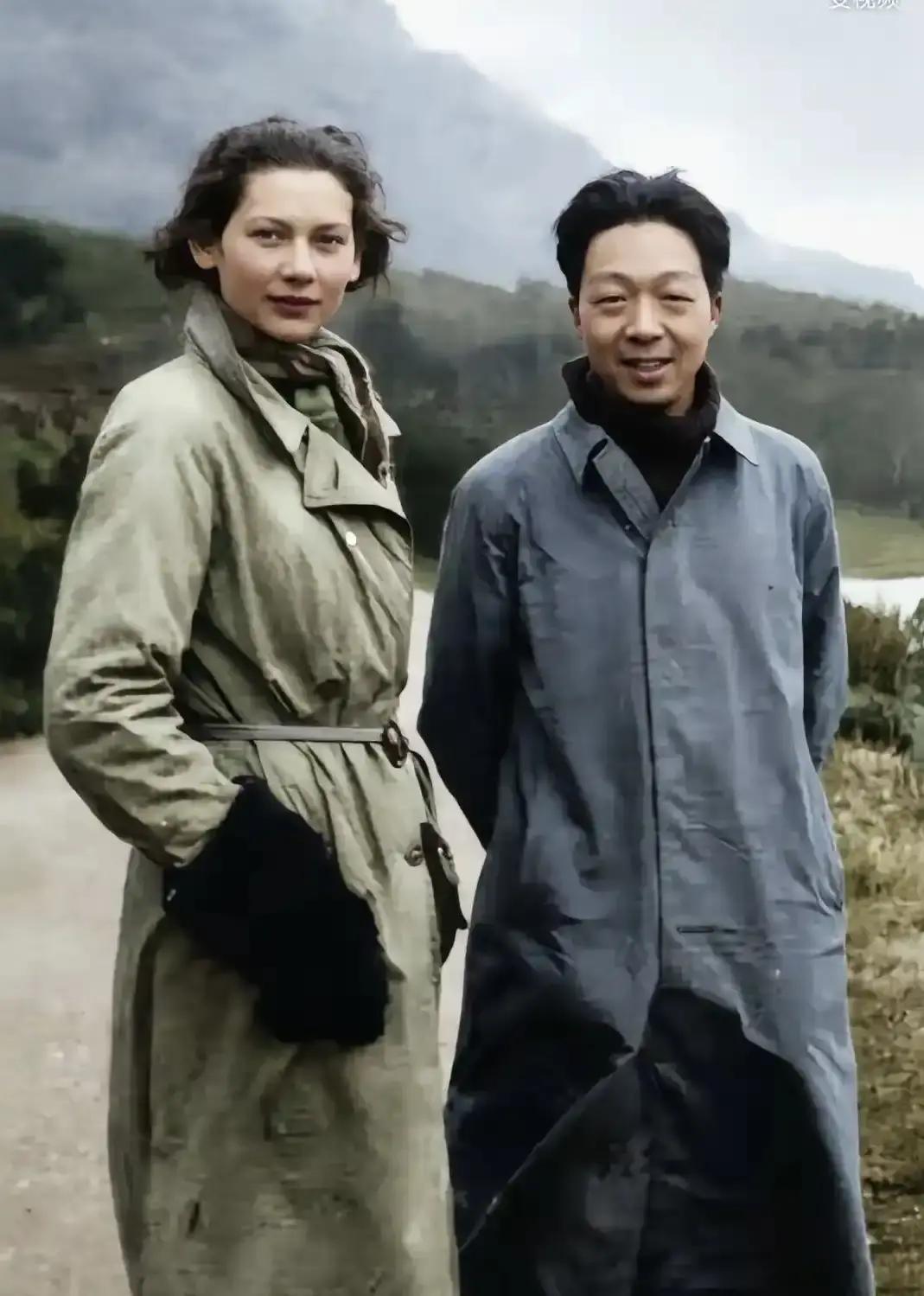 1936年，22岁的杨宪益在牛津大学留学，认识了比他小四岁的英国姑娘戴乃迭。杨家