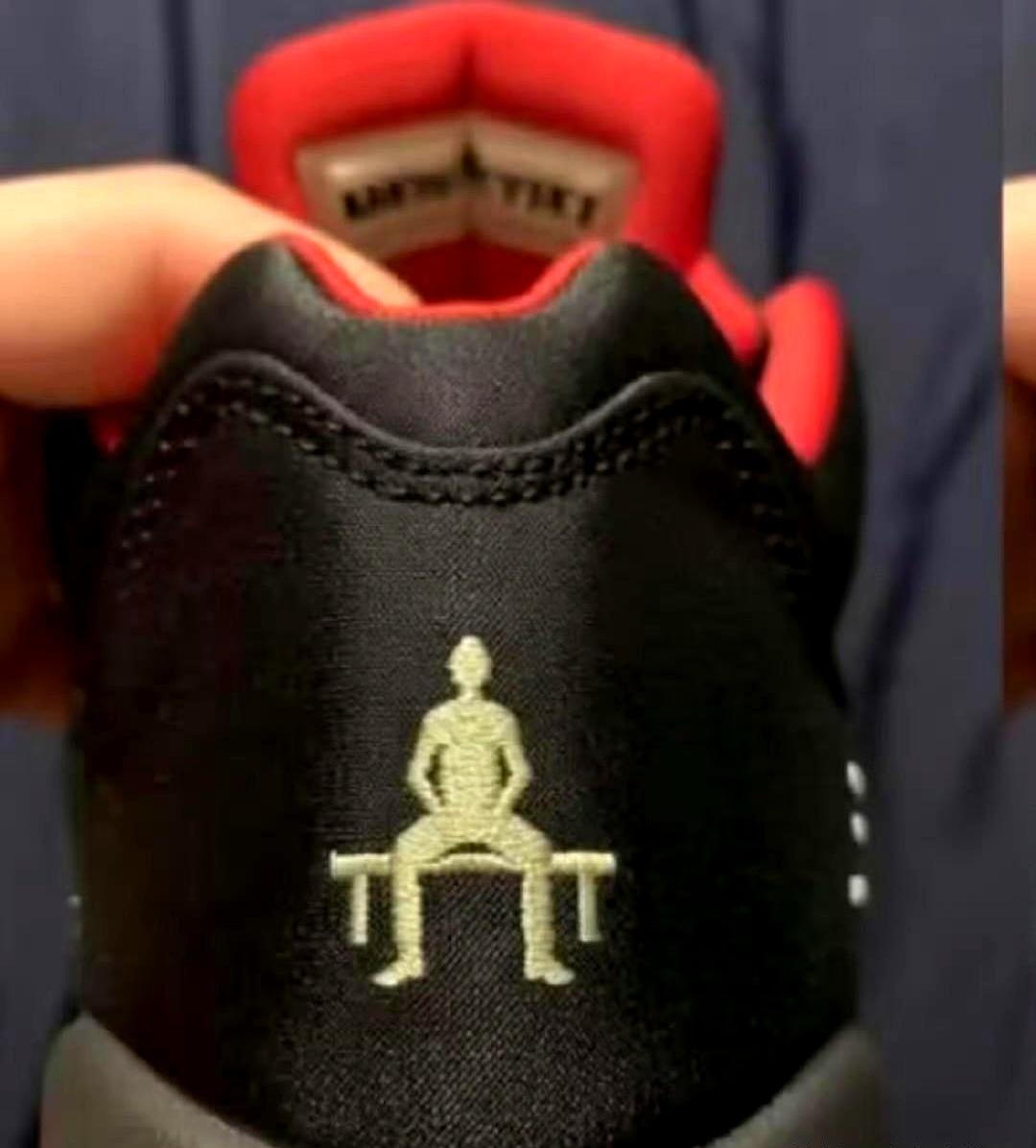 不许你们笑！！！尽管这个Logo有点搞笑，但是300万是真的！布朗尼真的