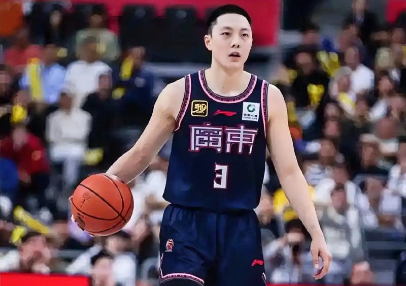 胡明轩：杰哥，朱总这休赛期连续操作可以啊！！！看来这次没有直播喝酒了？？？徐杰