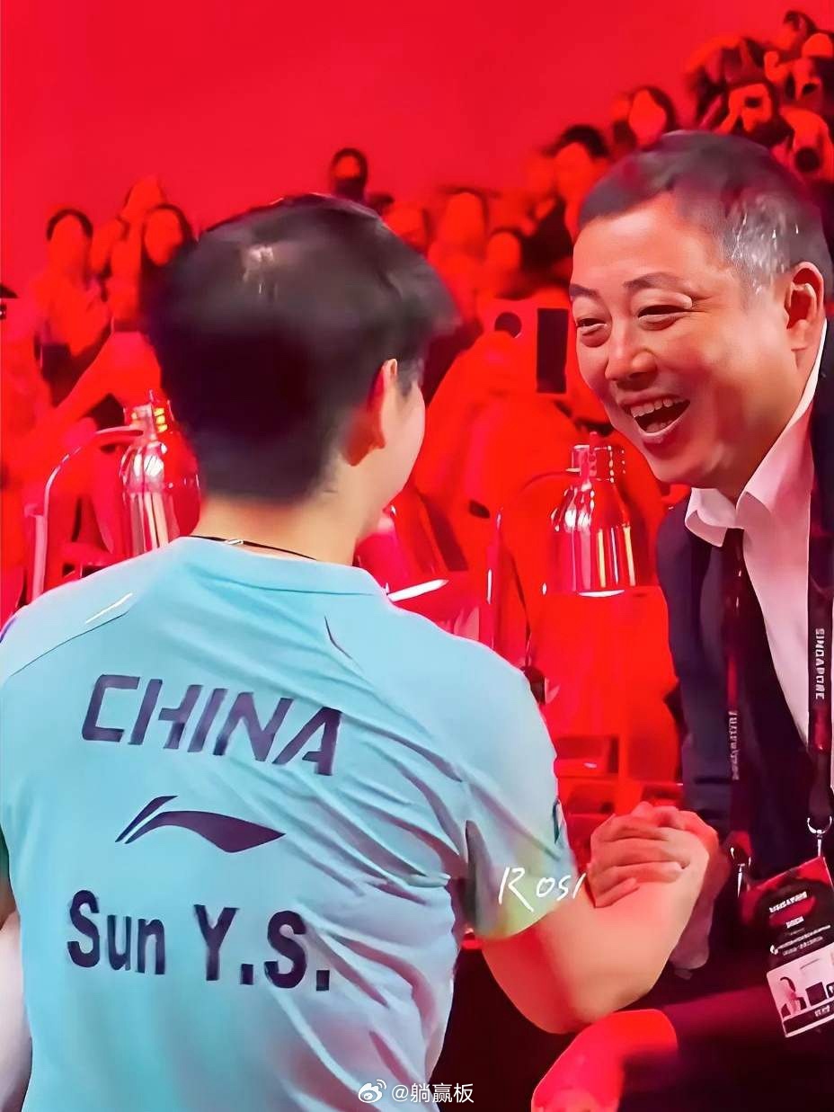 莎莎战胜早田挺进四强，赛后马琳带她见了刘国梁，刘国梁见到莎莎合不拢嘴！也对，刘国