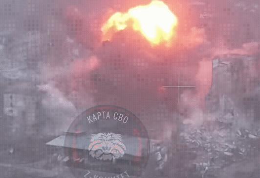 毁灭性打击！乌军成功用建筑物拦截了一枚俄军三吨重的航弹！被轰炸的是乌军第38海军