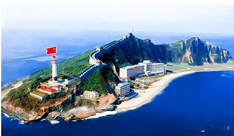 钓鱼岛：绝不仅是七平方公里的主权象征钓鱼岛问题，表面上是对七平方公里岛礁的归