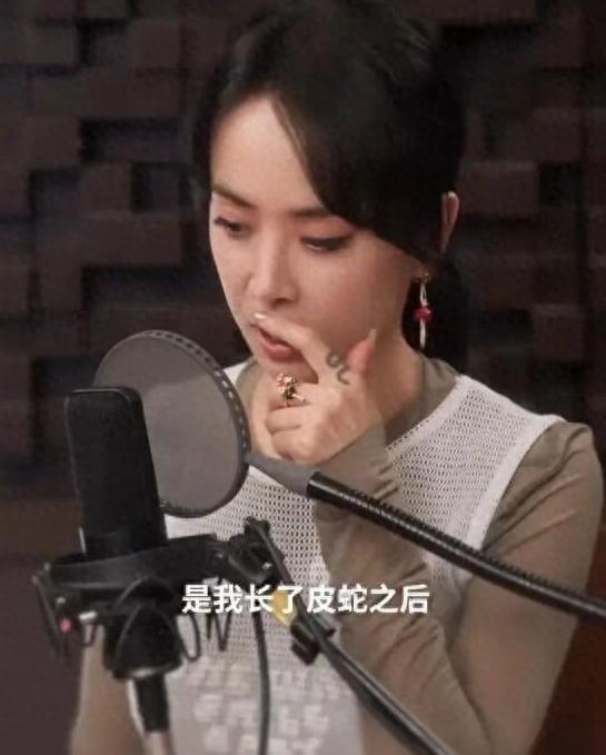 以前舞台上的“拼命三娘”，如今竟每天九点半就睡？还自曝患上了“蛇缠腰”，网友都
