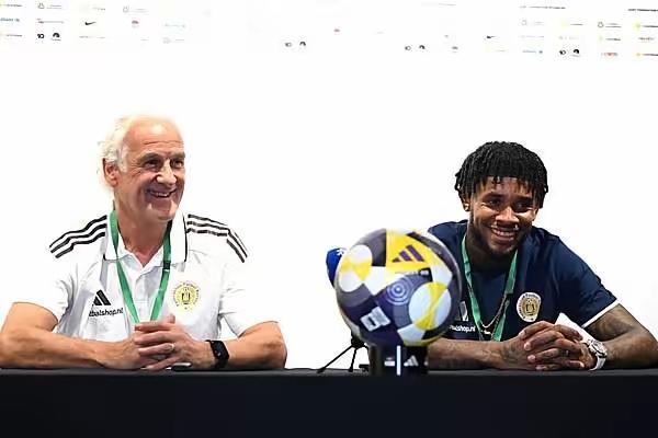 库拉索主帅真的是哭笑不得。好不容易带队打进世界杯，还没登上决赛圈的舞台，就因为