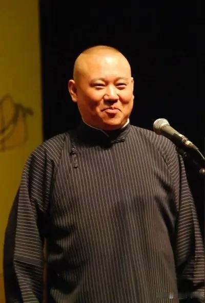 有人问郭德纲，曹云金会低头回来吗？他说自从我们家谱公布那天开始，我们就说了我，这