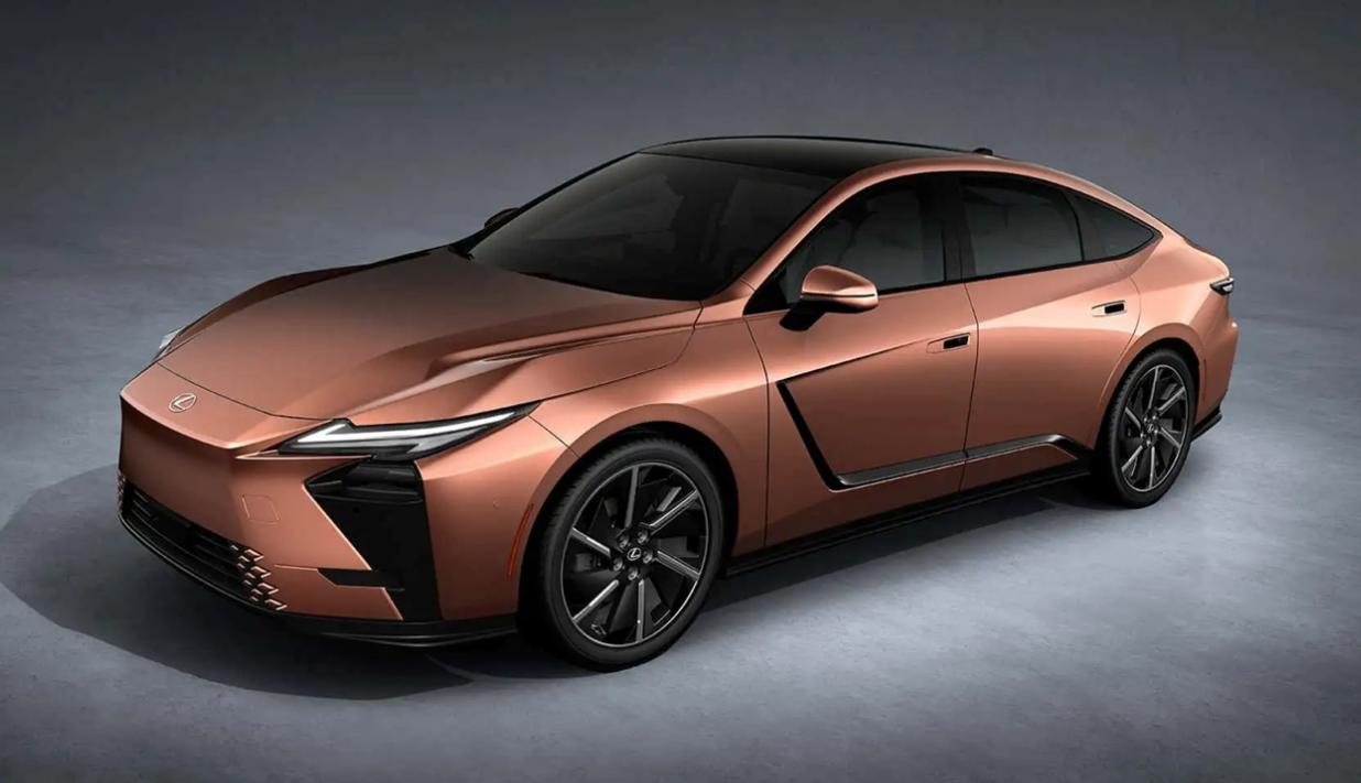 海外的雷克萨斯ES已经迎来了上市，在国外售价折合成人民币差不多34万左右，但是前