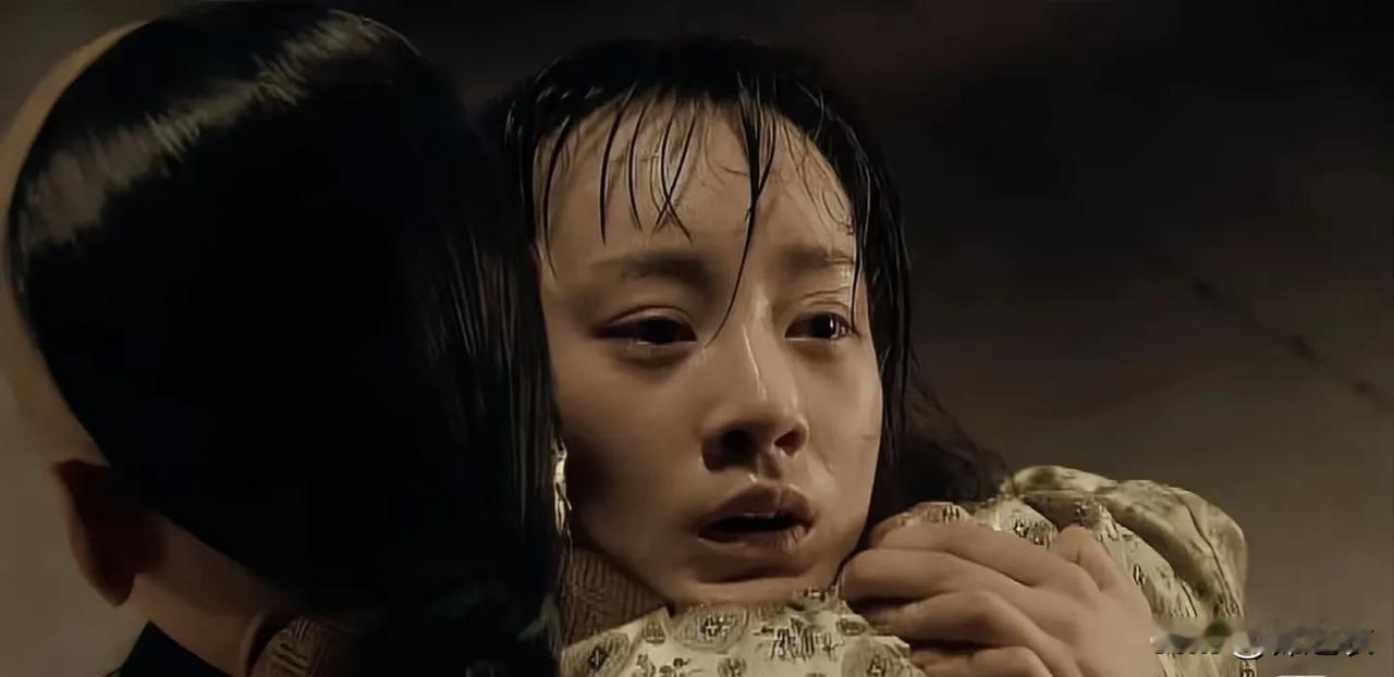 光绪皇帝依赖珍妃啊，因为像他这种成长背景的人，会很依赖珍妃这样的女人的。虽然