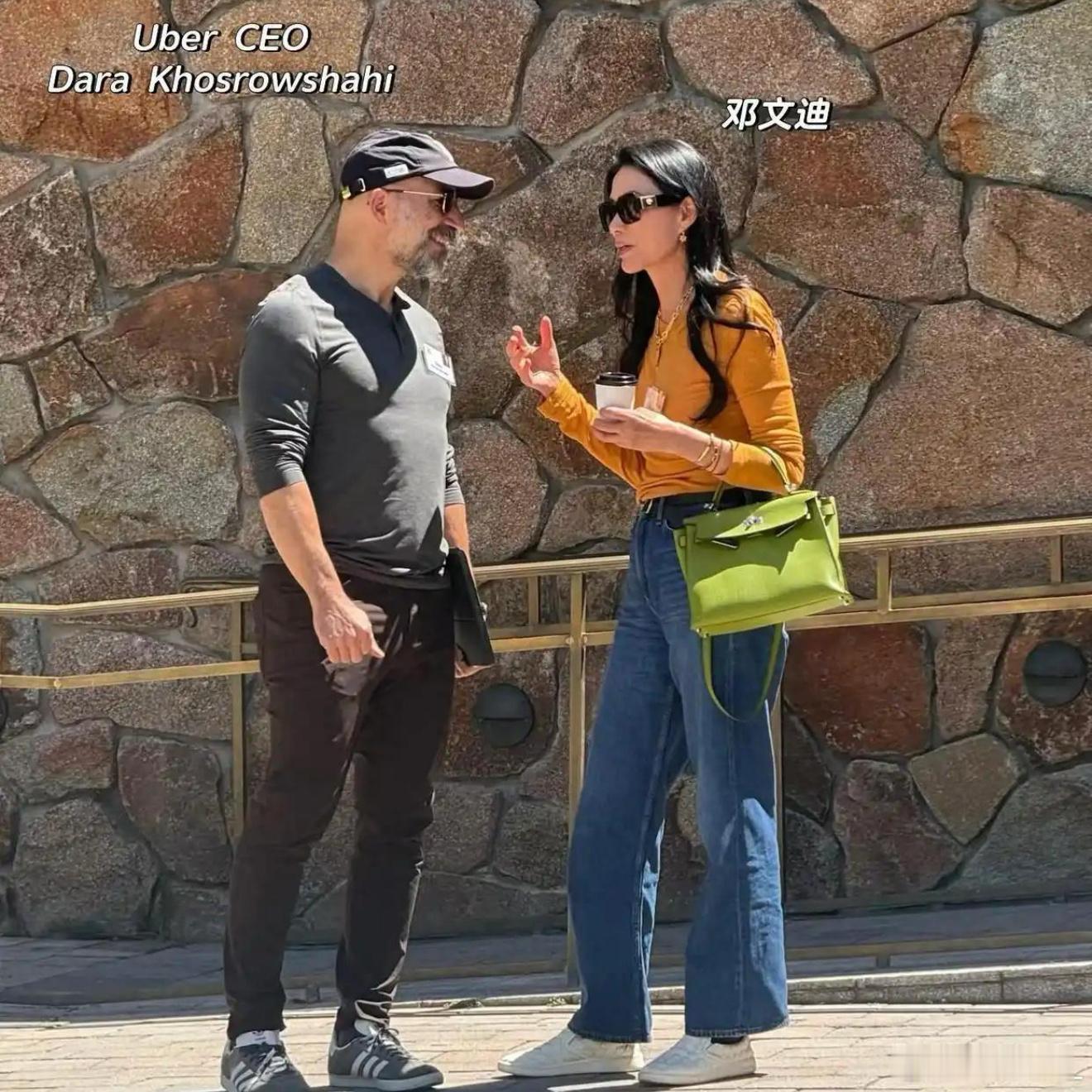 邓文迪最新近况：出席富豪夏令营尽显贵气，身边两个女儿长得苗条又气质出众