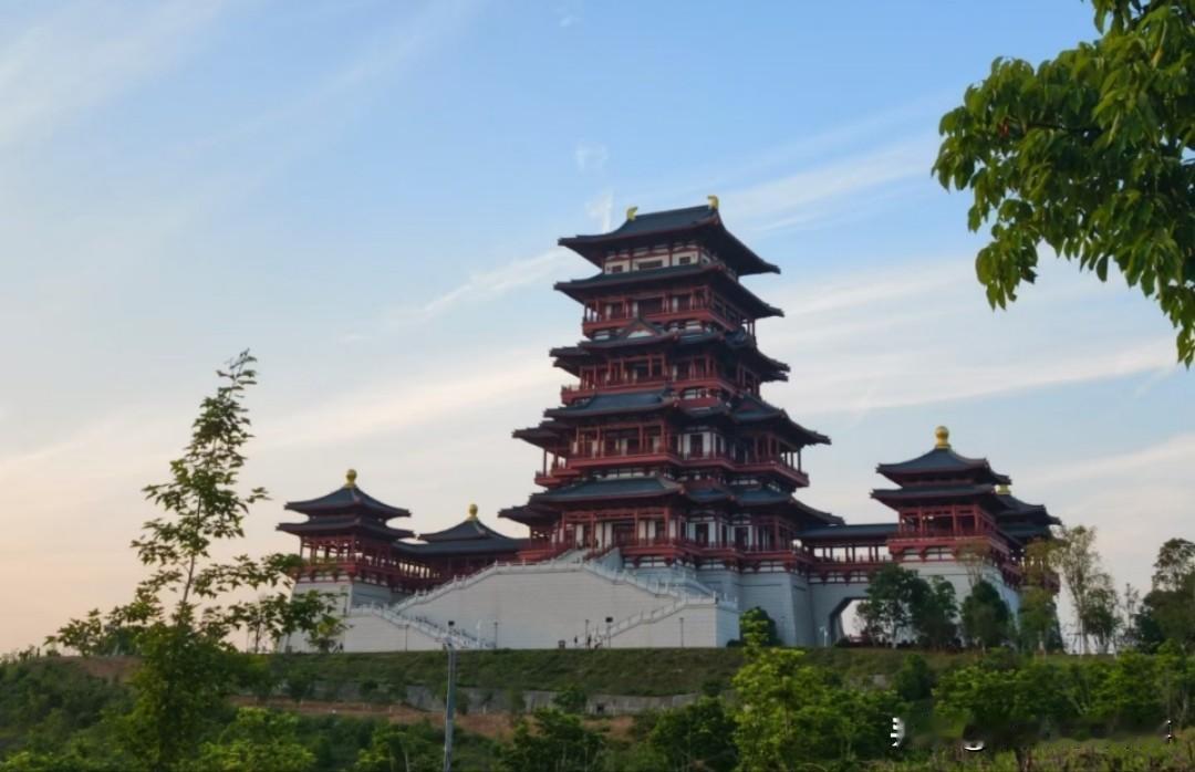 人生如棋，落子无悔真诚的人，走着走着，就走进了心里，虚伪的人，走