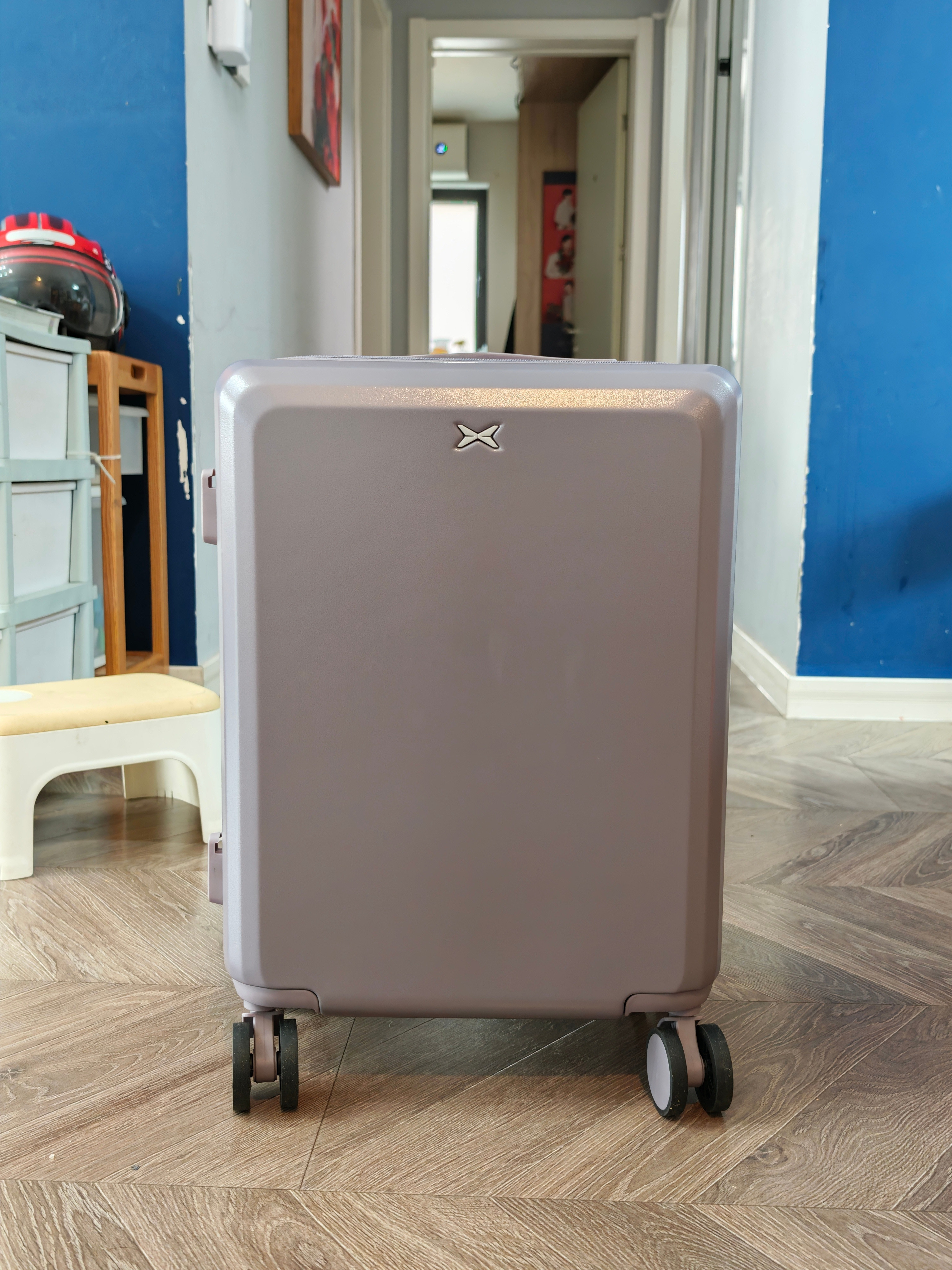 小鹏送了一大箱新年礼物，真的一大箱。