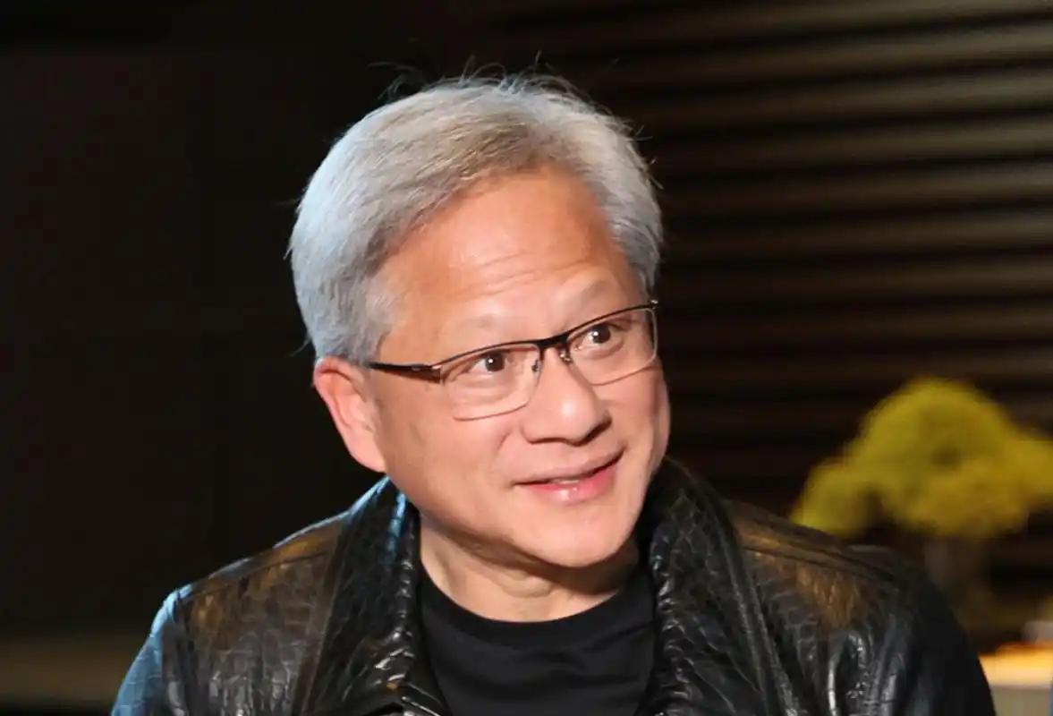 黄仁勋眼看H20在东大卖不动！黄仁勋见H20在咱们这儿卖不动，为了不