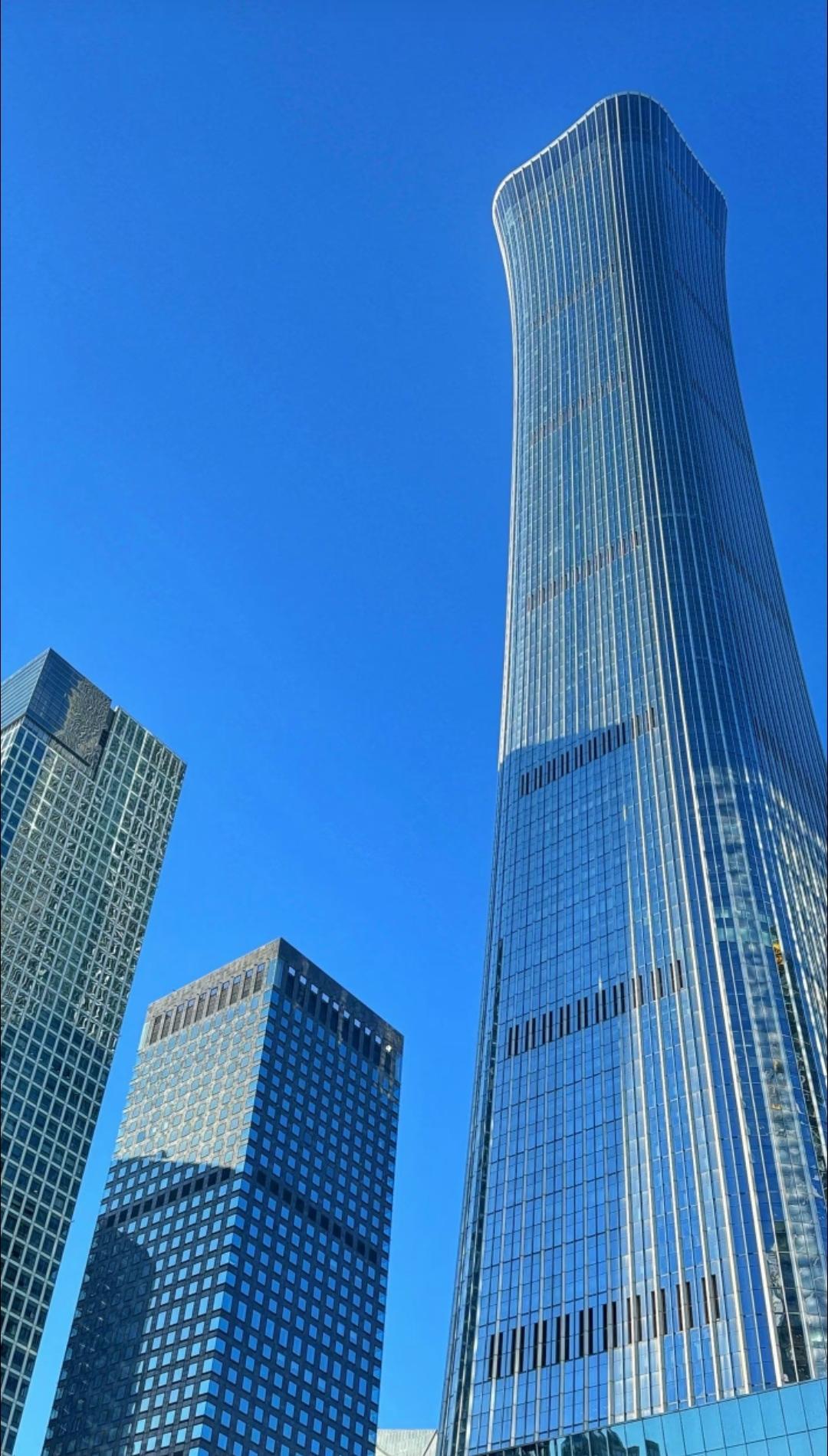 在职场里，我们常劝人别太心软，要有边界感。可派遣制度最狠的地方在于，它从根上就剥