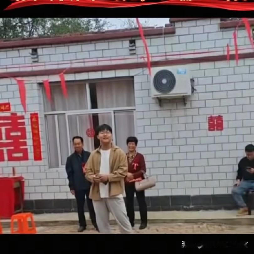 985高材生回村办婚礼，全程1小时没司仪没仪式，却被赞最顶配！参加了场颠覆认