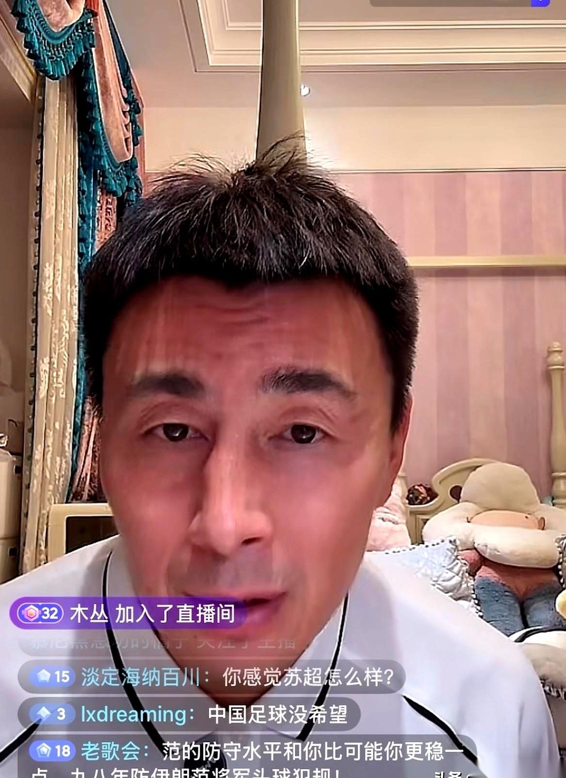 一支球队，因为他一个人，直接退赛解散了。这事儿放谁身上，天不塌下来？整个职业