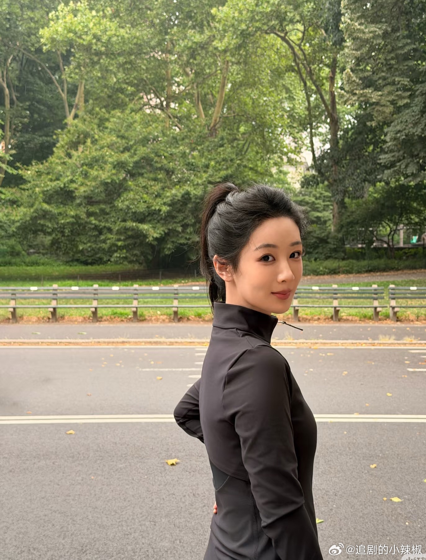 杨紫🇺🇸随拍，不是，你跑步都是在空中飞的啊