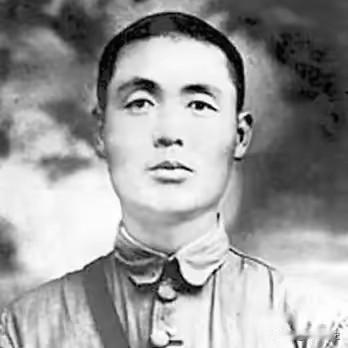 被严重遗忘的红军顶级名将！地位比肩彭德怀，元帅曾给他当副手，绝境自尽绝不被俘