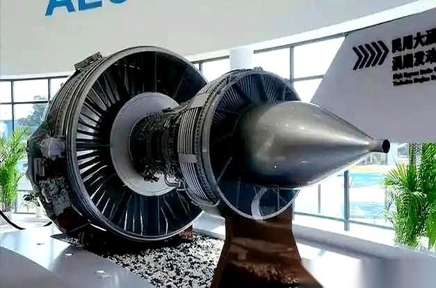 我得告诉你一句扎心的大实话，我们刚造出来的涡扇20，性能只相当于美国1991年的