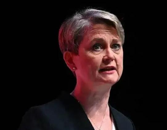 快讯！1月15日，英国外交大臣伊薇特·库珀的对华态度出现了重要变化，她不仅强调