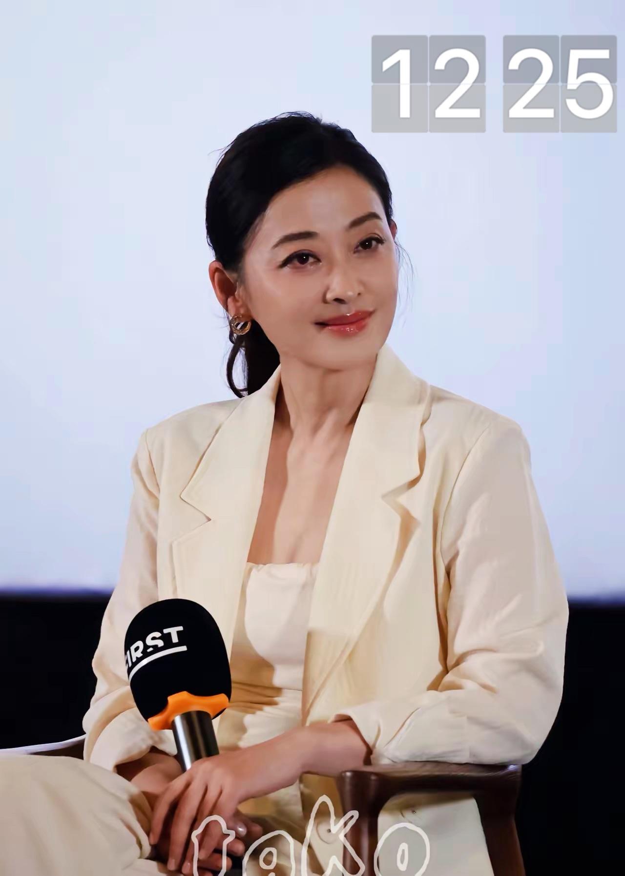 梅婷这件事儿，问题真的很大。明眼人都能看得出来，不是梅婷的问题，是整个社会的问