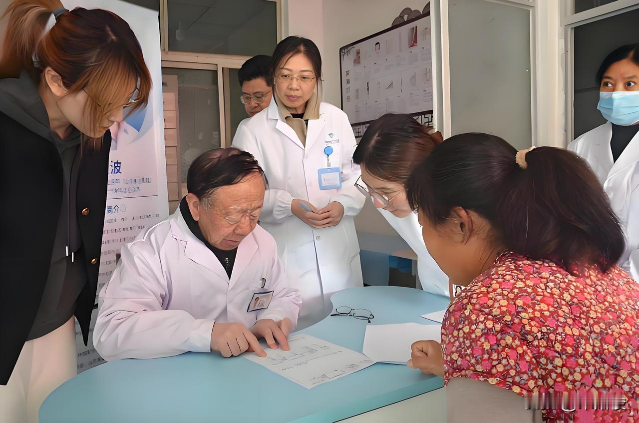 管庆波教授是我国知名内分泌代谢病领域首席专家、泰山学者特聘专家，擅长糖尿病及并发